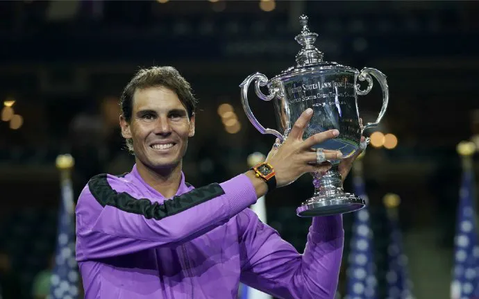 ayx-西班牙队带队取胜！，费德勒重要时刻出色防守引发球迷热议-ayx